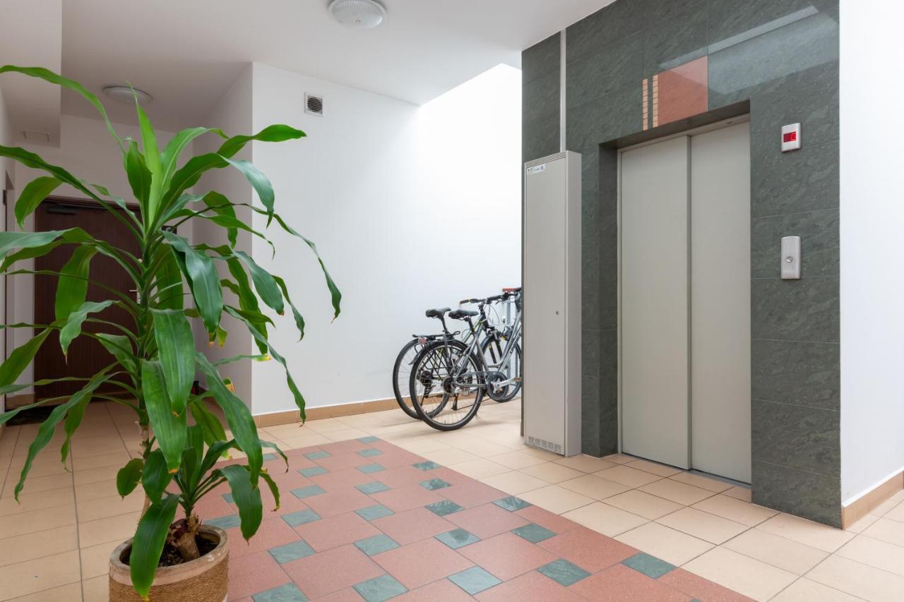 Apartments Chelmonskiego Warsaw Ursus By Noclegi Renters Exterior photo